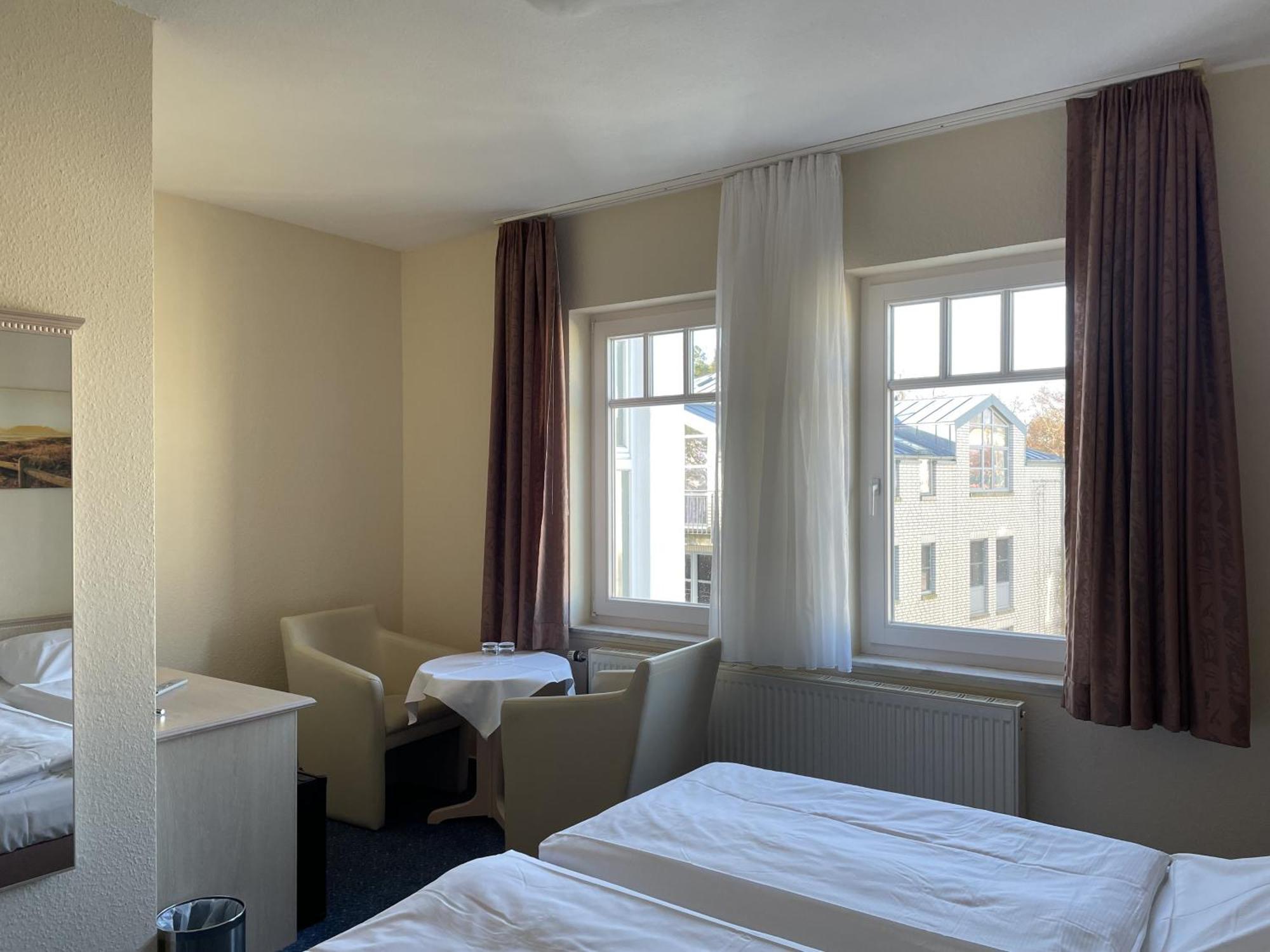 Strandhotel Duenenhaus Юлиусрух Екстериор снимка