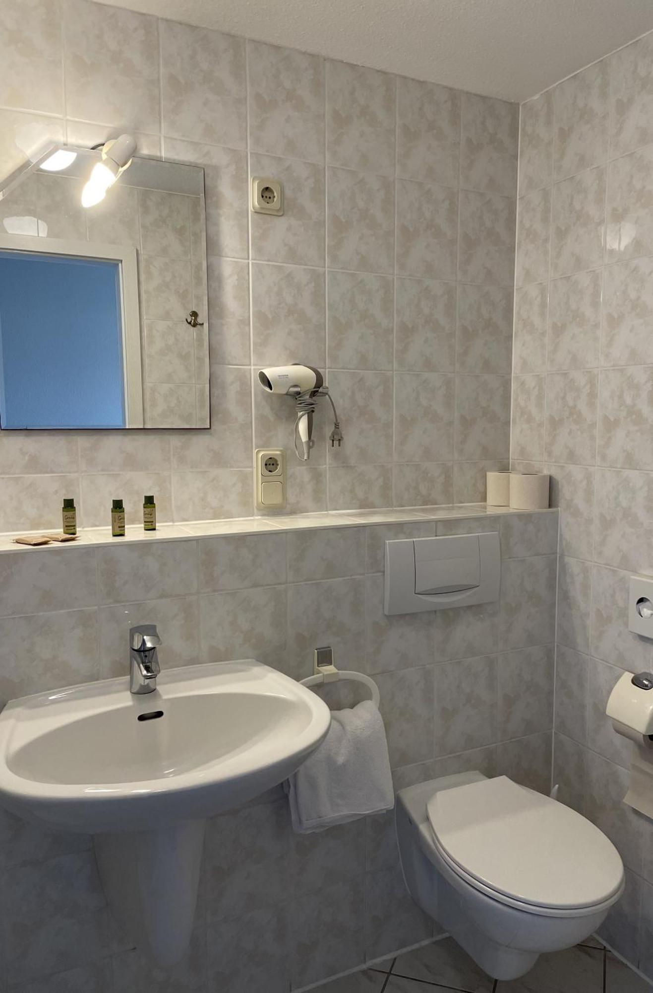 Strandhotel Duenenhaus Юлиусрух Екстериор снимка