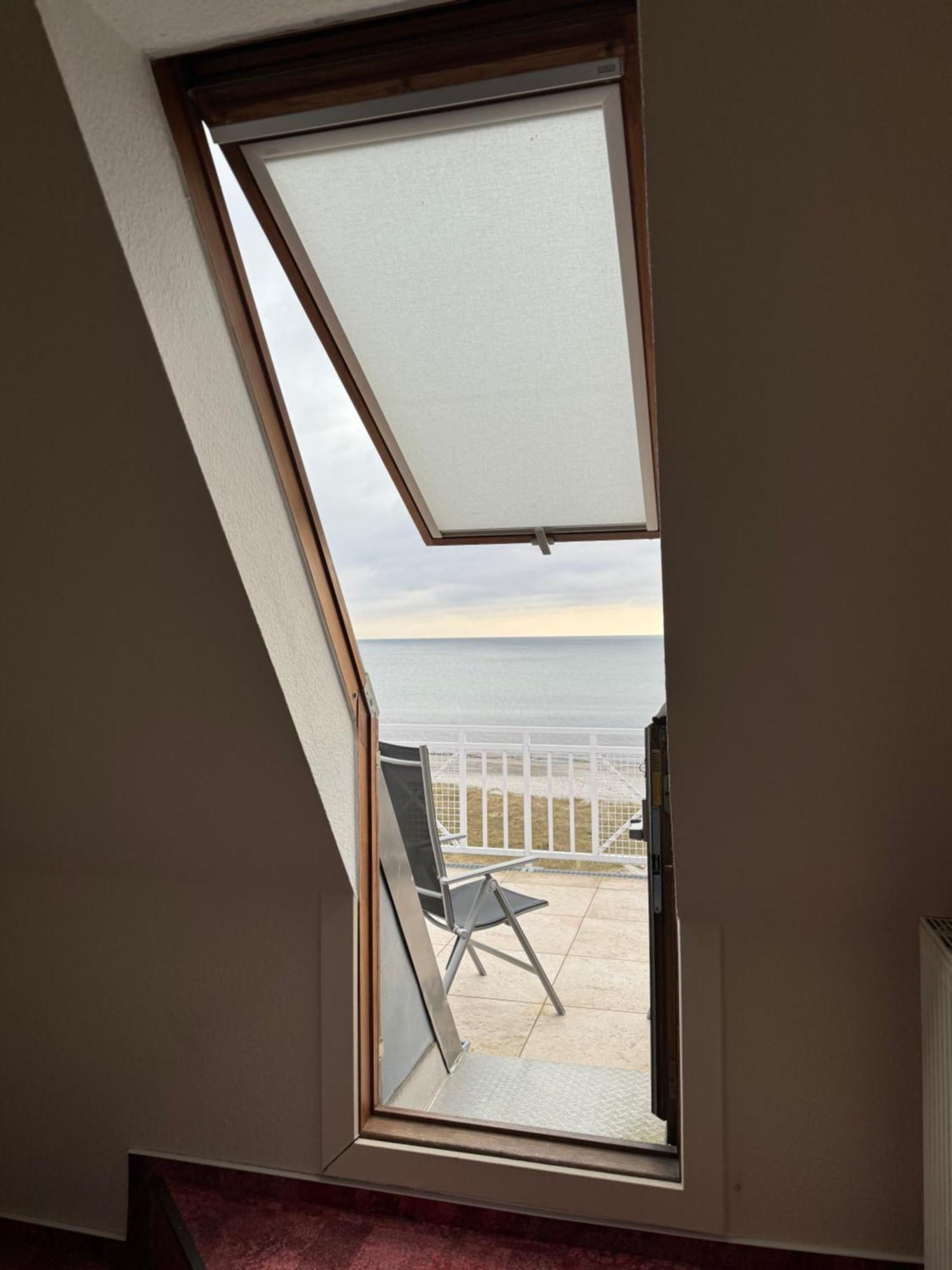 Strandhotel Duenenhaus Юлиусрух Екстериор снимка